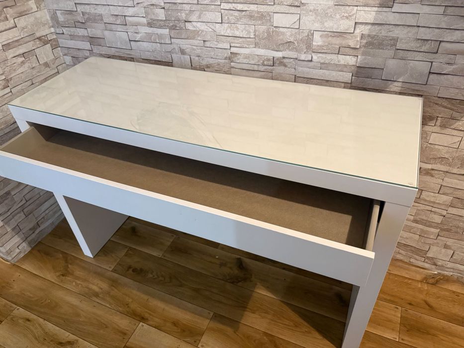 Biała toaletka IKEA