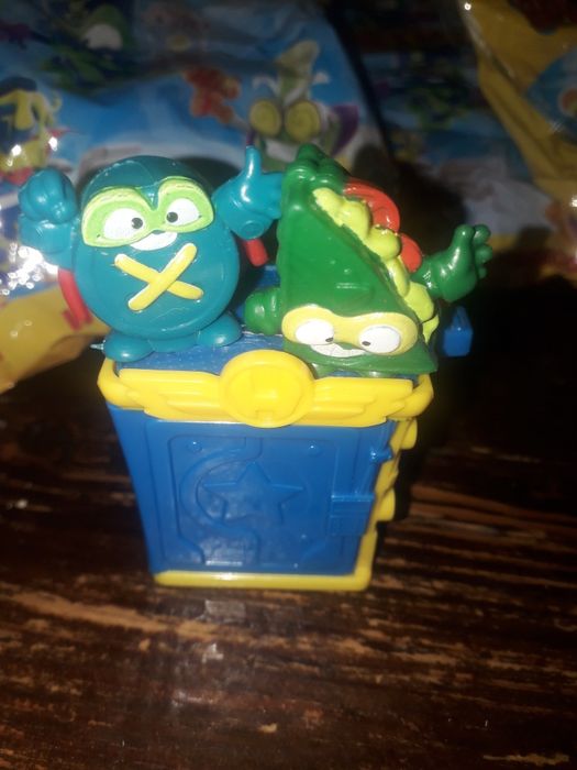 Superthings domek plus 3figurki