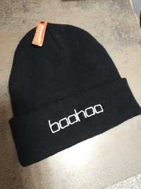 Nowa czapka Boohoo
