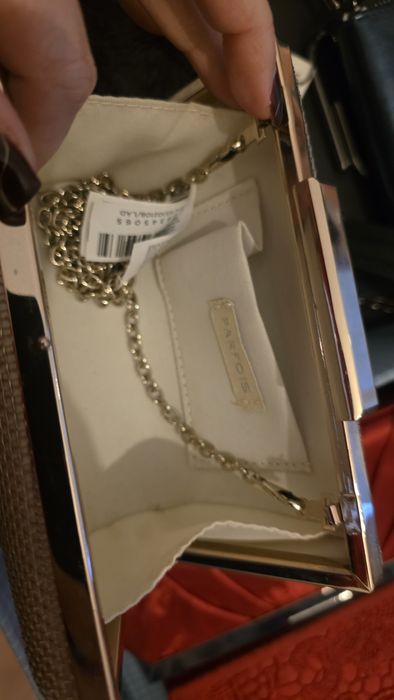 Vendo bolsas e pochetes