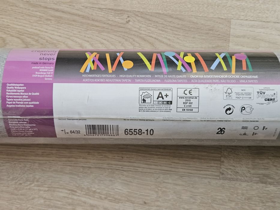 Tapeta szara z wypukłą strukturą