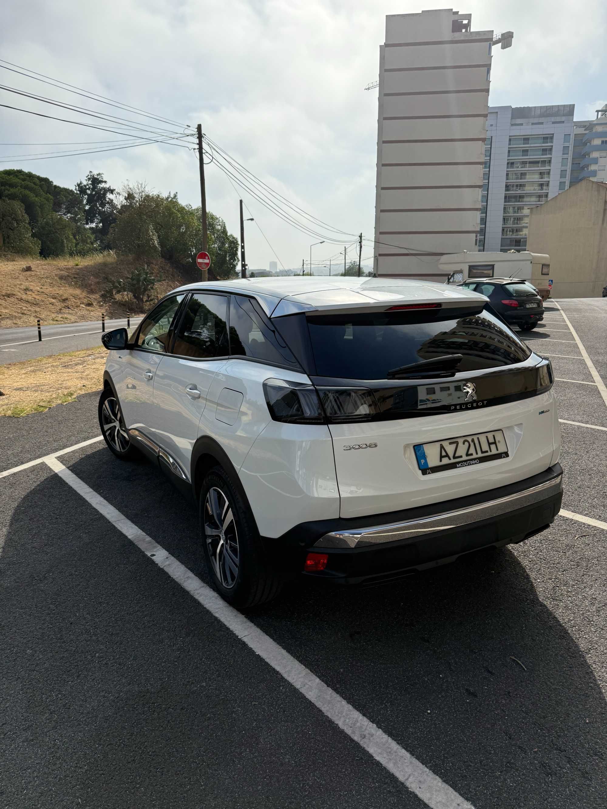 Peugeot 3008 Hybrid Allure Pack 2023 • 225cv • Plug-in • 22.800km