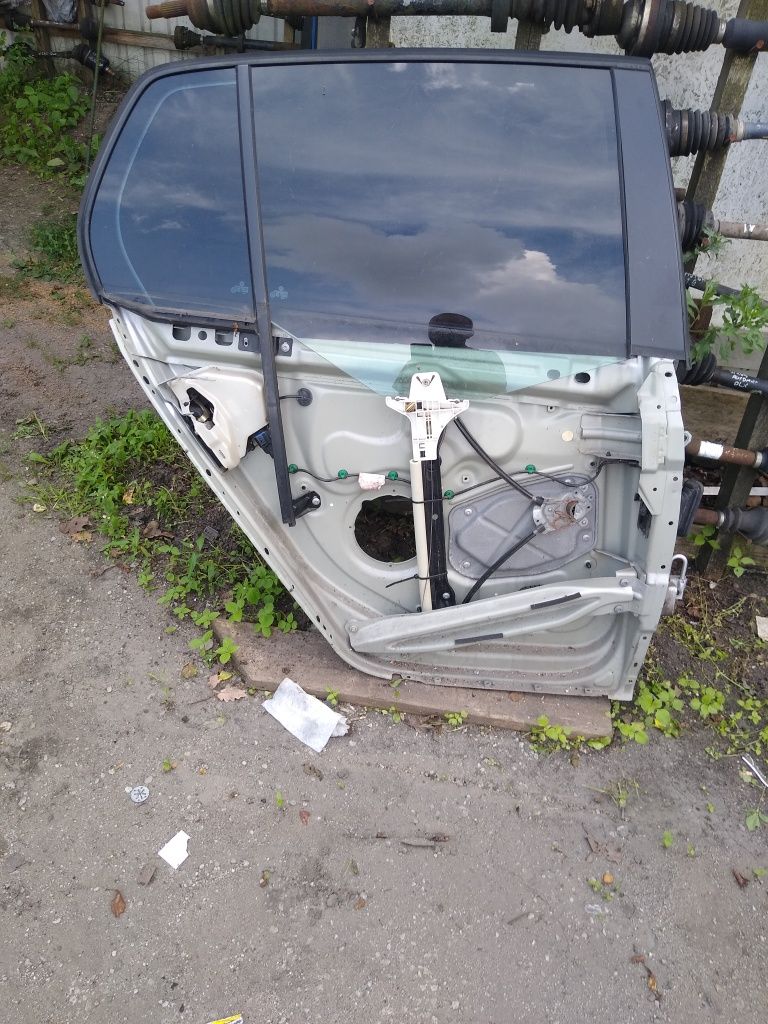 Drzwi stelaż prawe lewe przód tył VW Golf V 5d