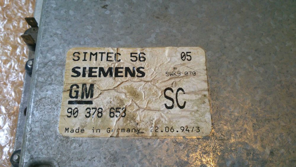 Блок управления двигателя (ЭБУ) Siemens 90378653