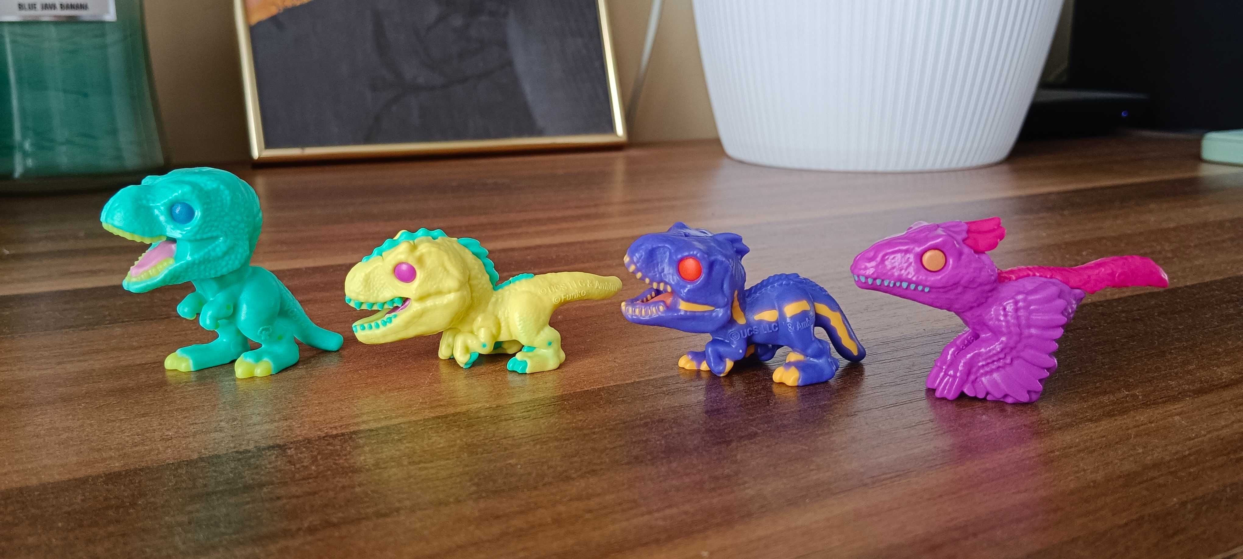4 figurki Kinder joy Dinozaury Funko
