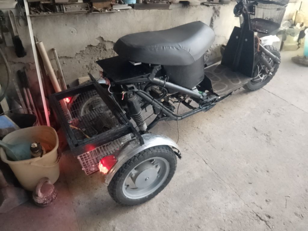 Продам электроскутер.