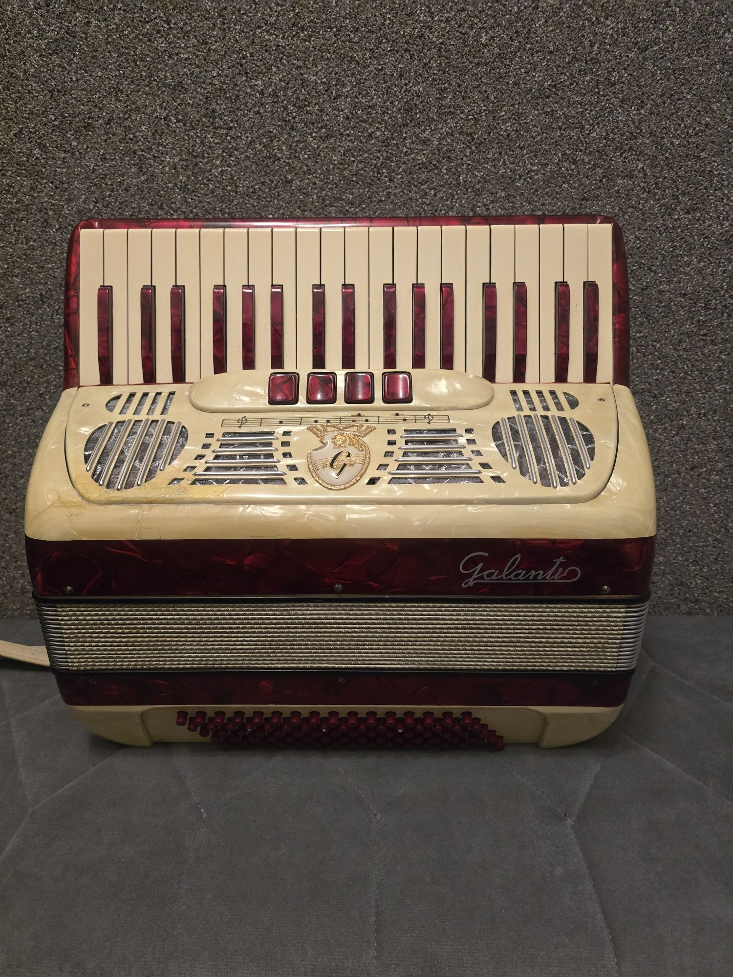 Akordeon Galanti 80 basów super stan