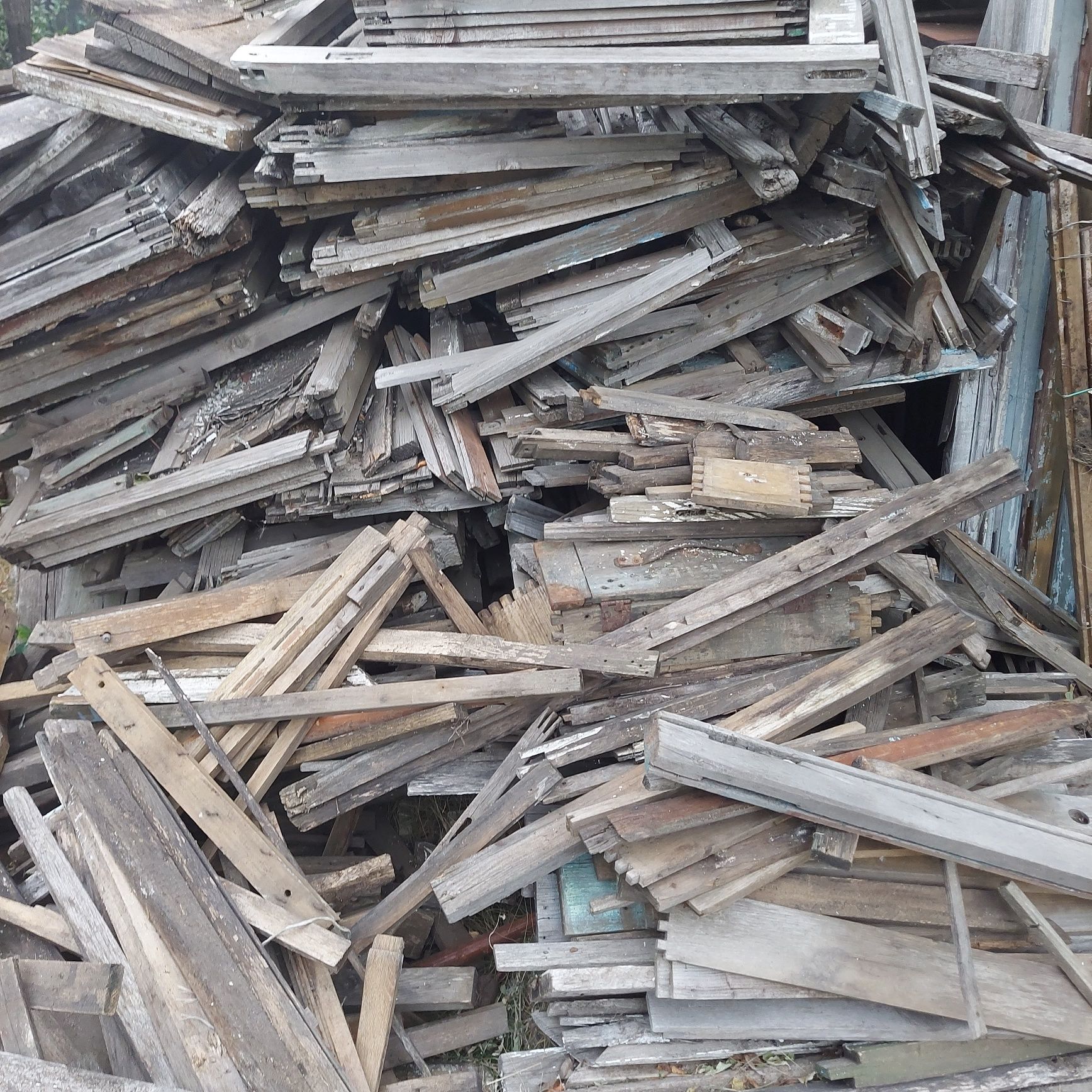 Брус сухой 80×50×3000. Дрова. Доски, рамы оконные.