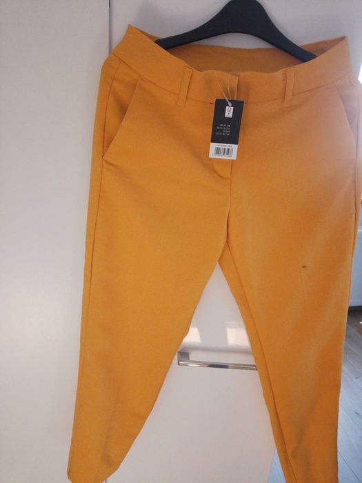 Piękne ,nowe spodnie z Esmary