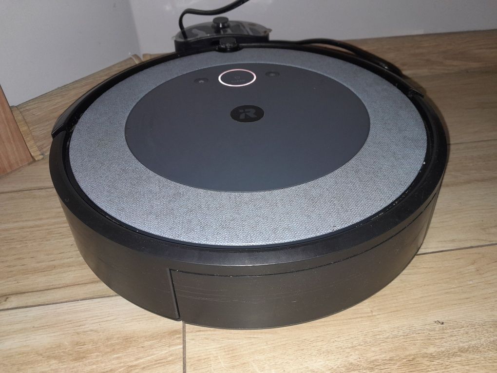 Robot sprzątający iRobot Roomba i3 70dB wifi aplikacja