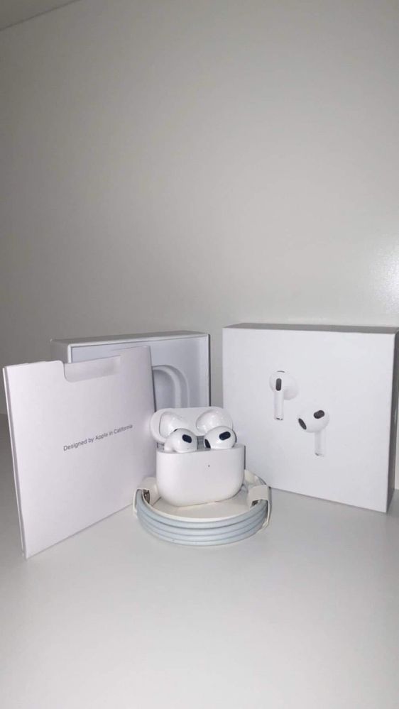 Słuchawki AirPods 3 generacji.