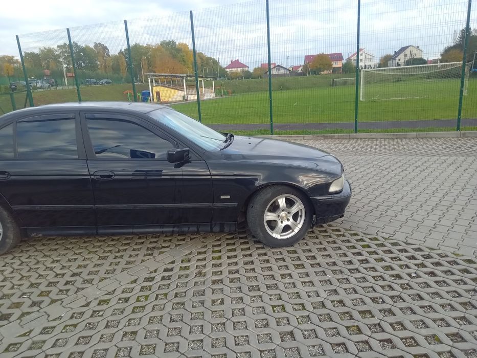 Продам BMW 5  Є39