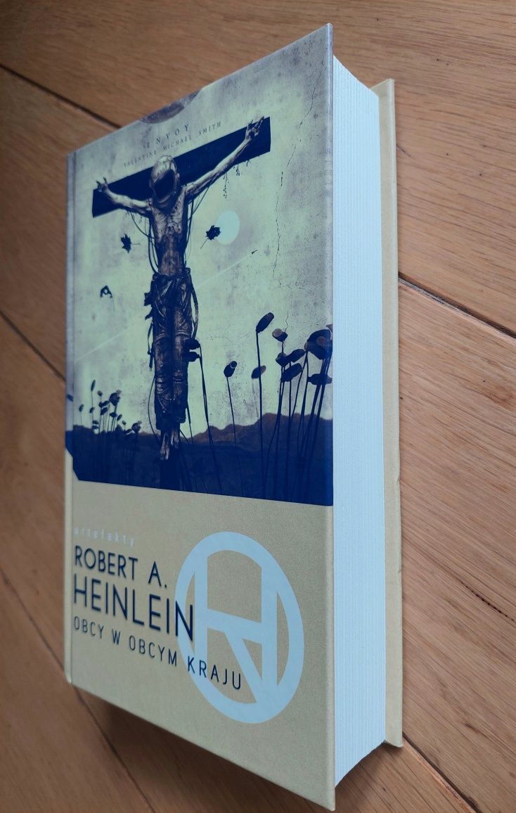 Obcy w obcym kraju, Heinlein, NOWA