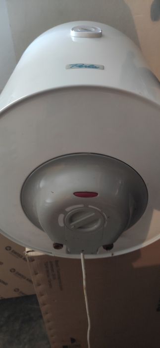 Podgrzewacz wody 50 l.
