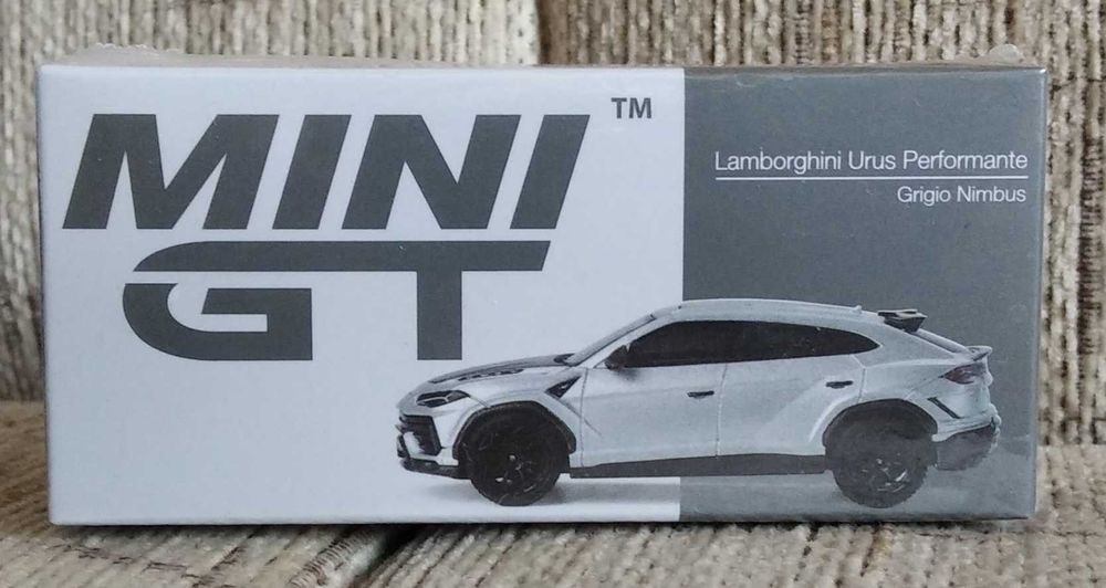 MiniGT #747 - Lamborghini Urus Performante 2024 LHD grigio nimbus