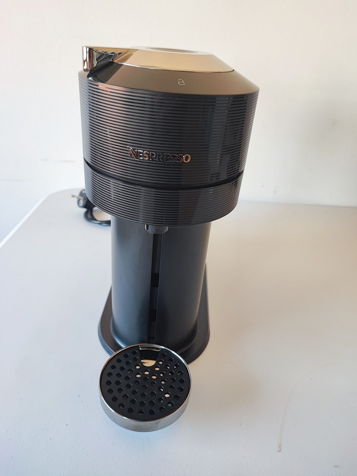 Máquina Nespresso Vertuo Next C clássico Black
