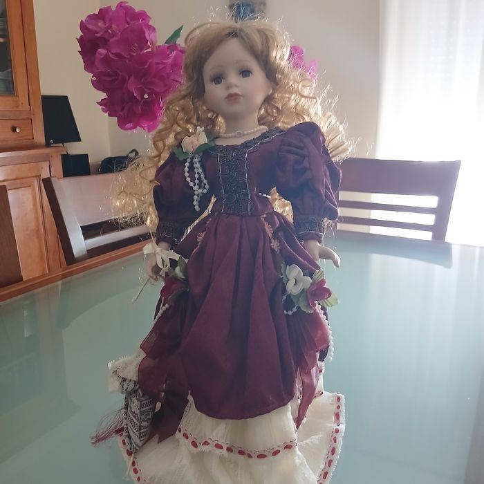 Boneca de porcelana