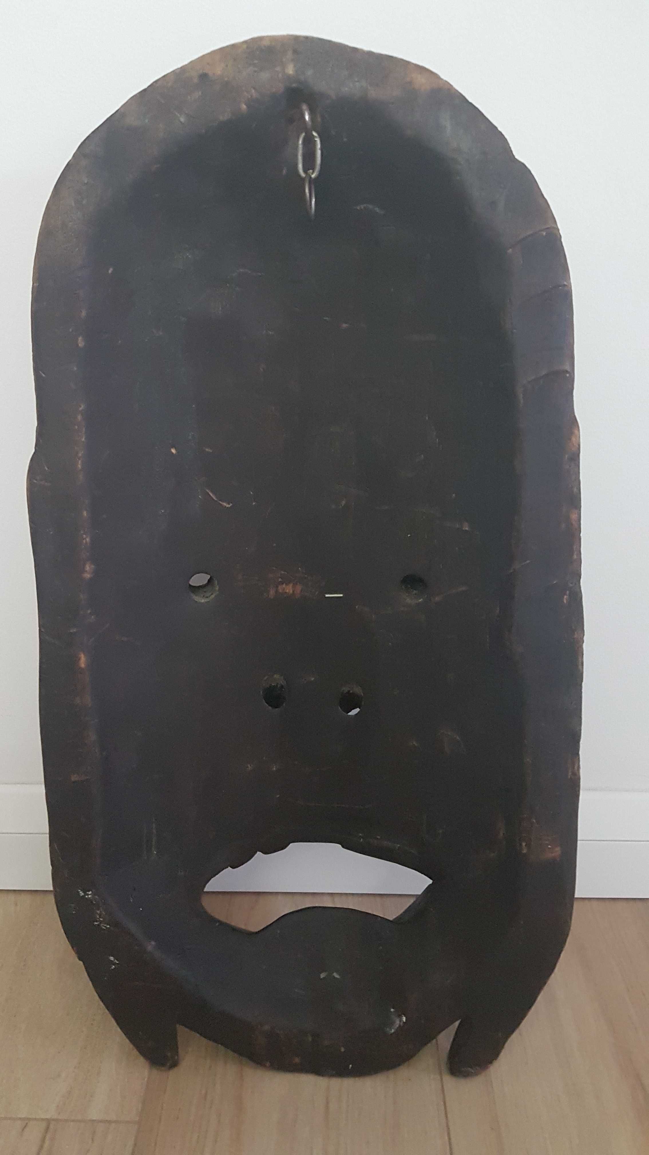Stara duża i wyjątkowa afrykańska maska