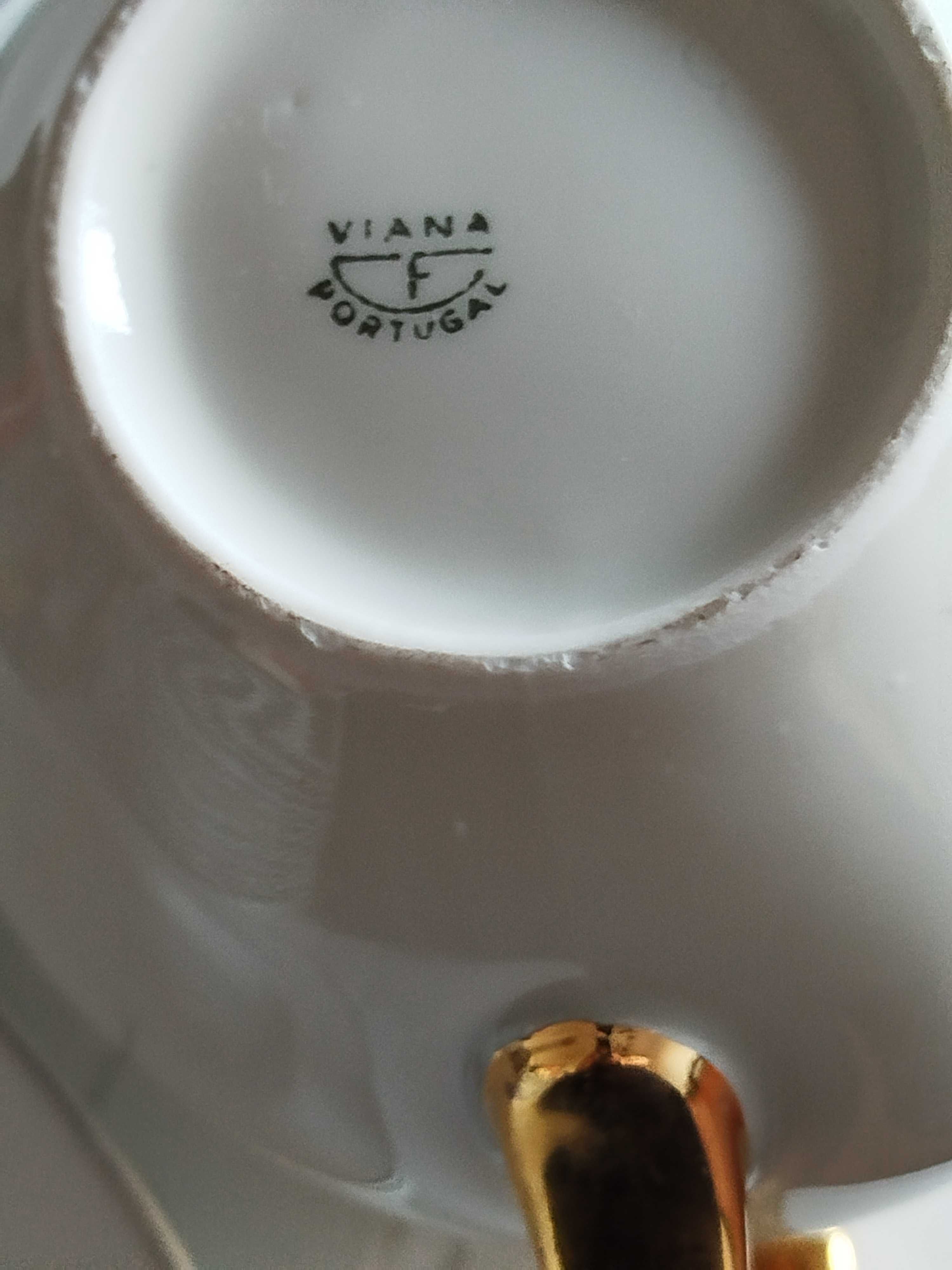 Conjunto de café em bom estado