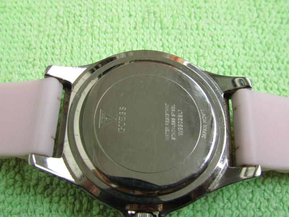 Часы женские GUESS