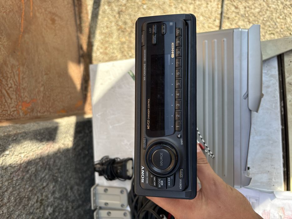 vendo radio sony novo