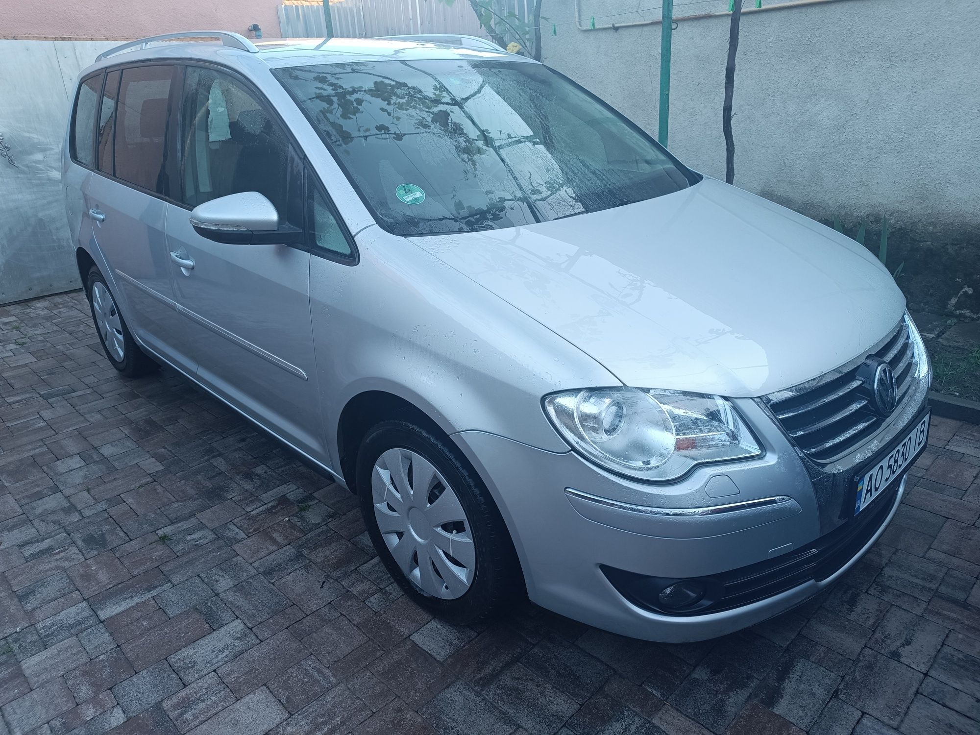 VW Touran 2.0TDI DSG6 2010р.в.