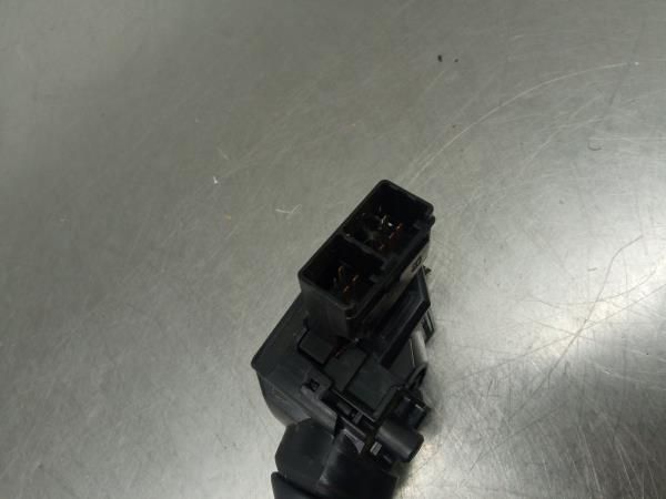 Manípulo do limpa vidros TOYOTA Yaris (_P13_)