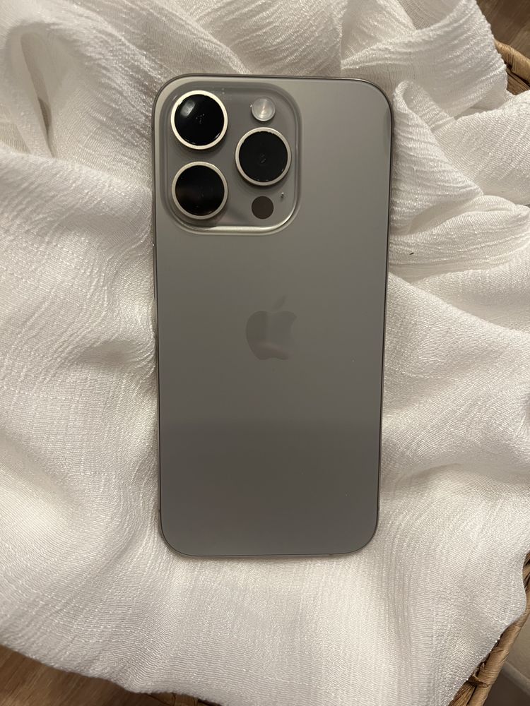 Apple iPhone 15 Pro | Naturalny tytan