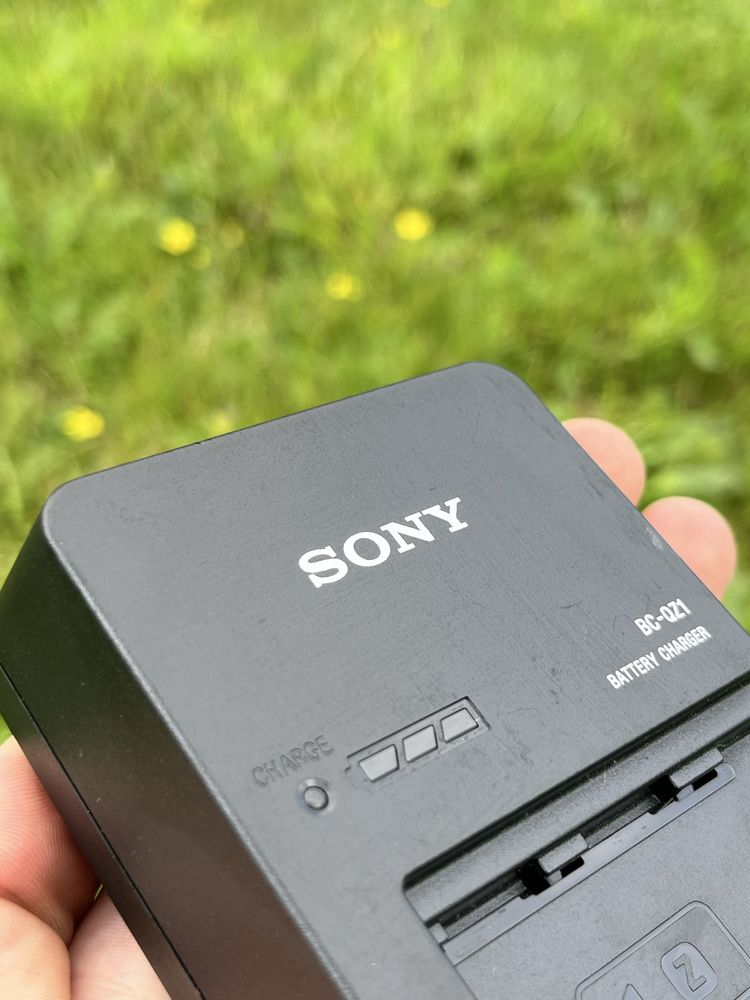 Ładowarka Sony BC-QZ1 – oryginał, brak kabla