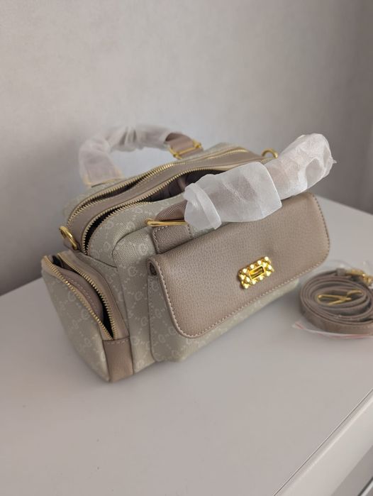 Продам женскую сумочку