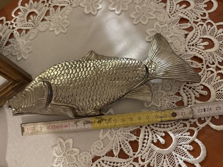 Karp ryba serwetnik PRL z metalu stojak na serwetki