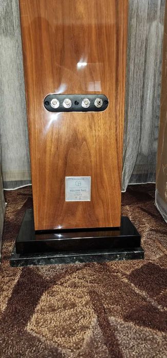 Wilson Benesch Square Two-Series 2 -РОЯЛЬНЫЙ ЛАК(2014 год)