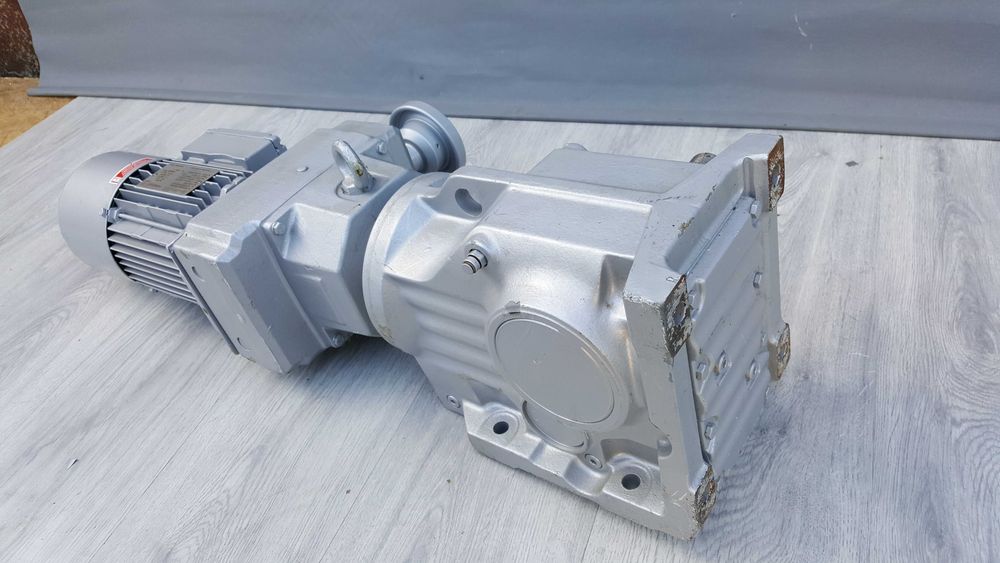 Motoreduktor SEW k67 d16b/hs dt80k4/bmg Przekładnia 7.5-37 obr.