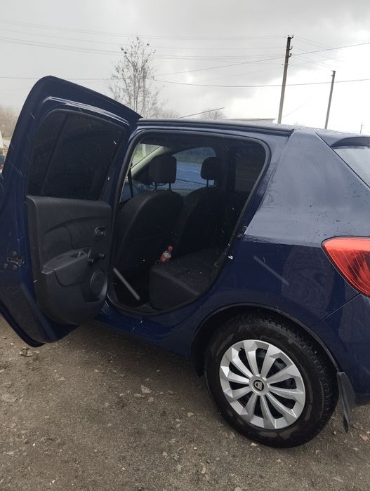 Dacia sandero 2013 року 1.2 бензин