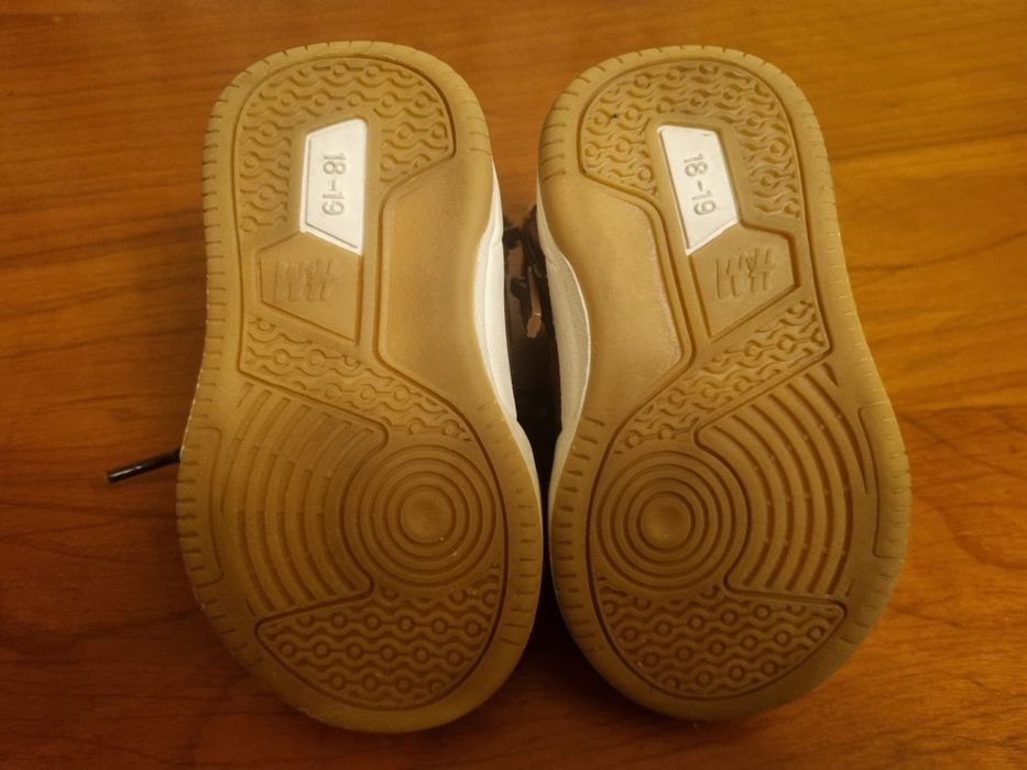 Sprzedam zimowe buty chłopięce, rozmiar 18-19