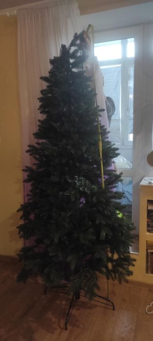 Продам штучну ялинку 2,10м