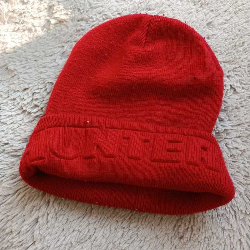 Czerwona czapka Reserved 12 l.
