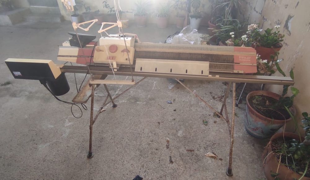 Máquina de tricotar Passap duomatic com motor Electra 3000