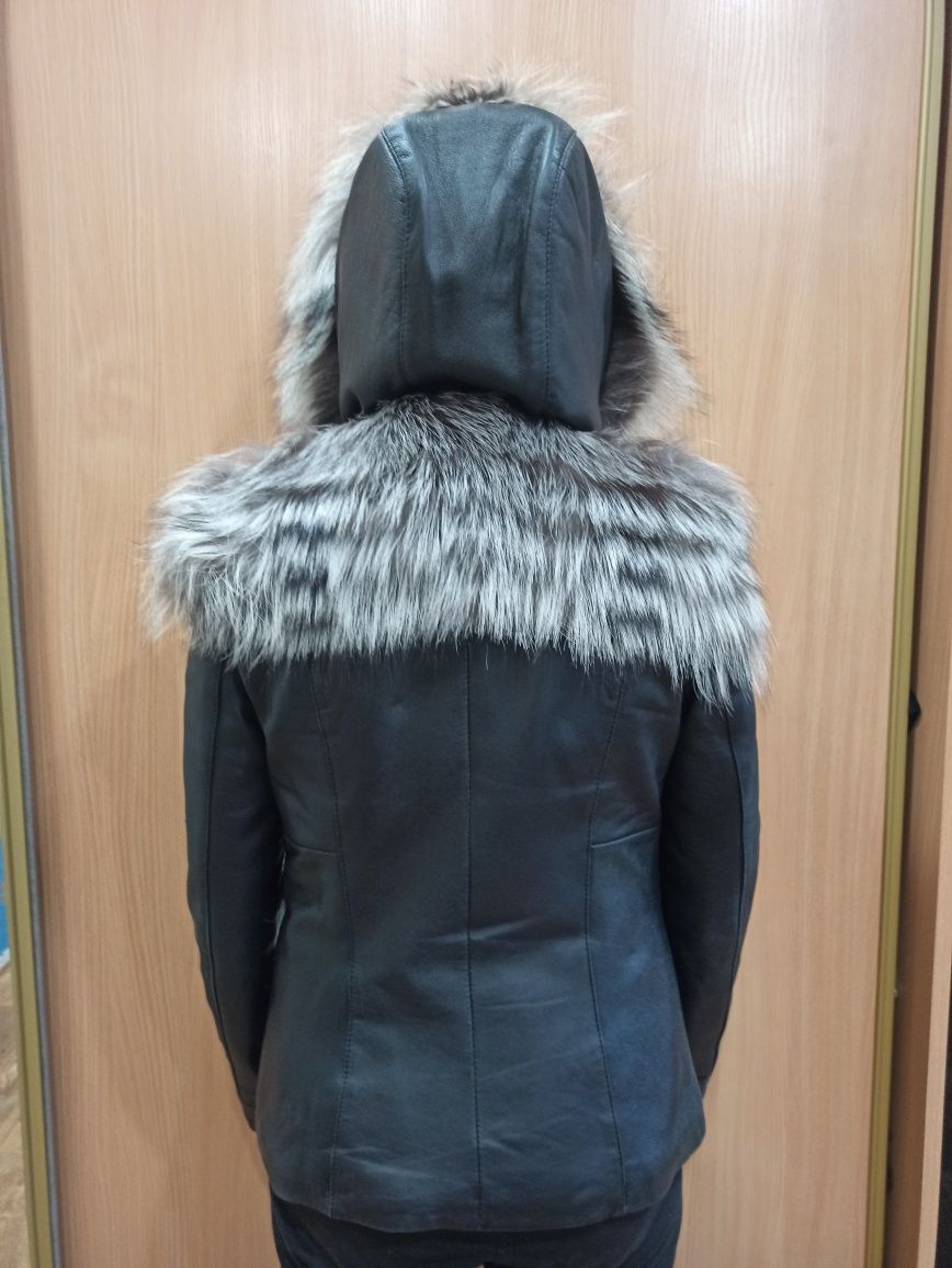 Куртка кожаная с мехом натуральным
