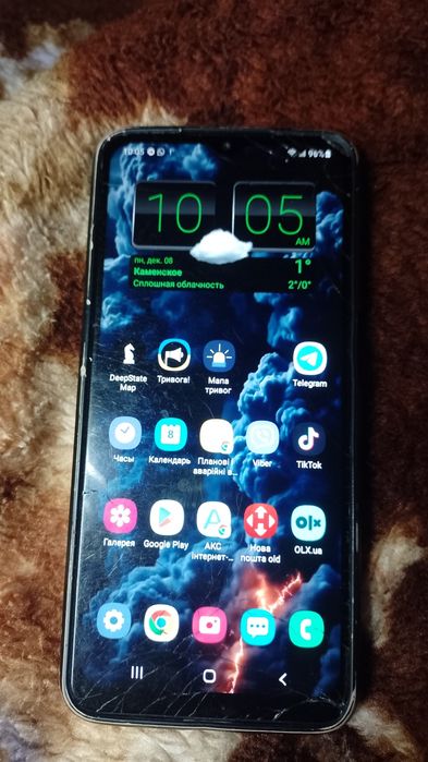 Смартфон Samsung A12,пам'ять 4/64, попри тріщини працює добре.Без ОЛХ