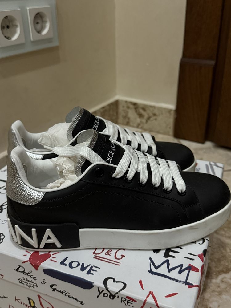 Продам кросівки Dolce&Gabbana, 36 р., оригінал, ста нових.