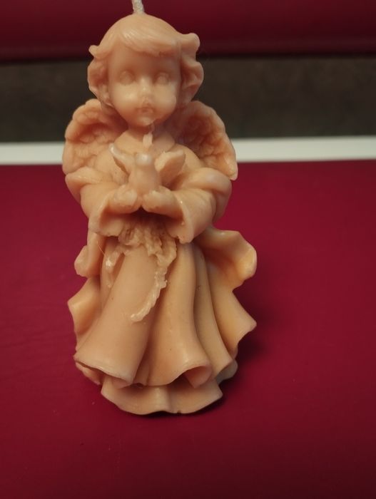 Свеча ангел з голубом в отличном состоянии стоит 75гр новая пишите уп