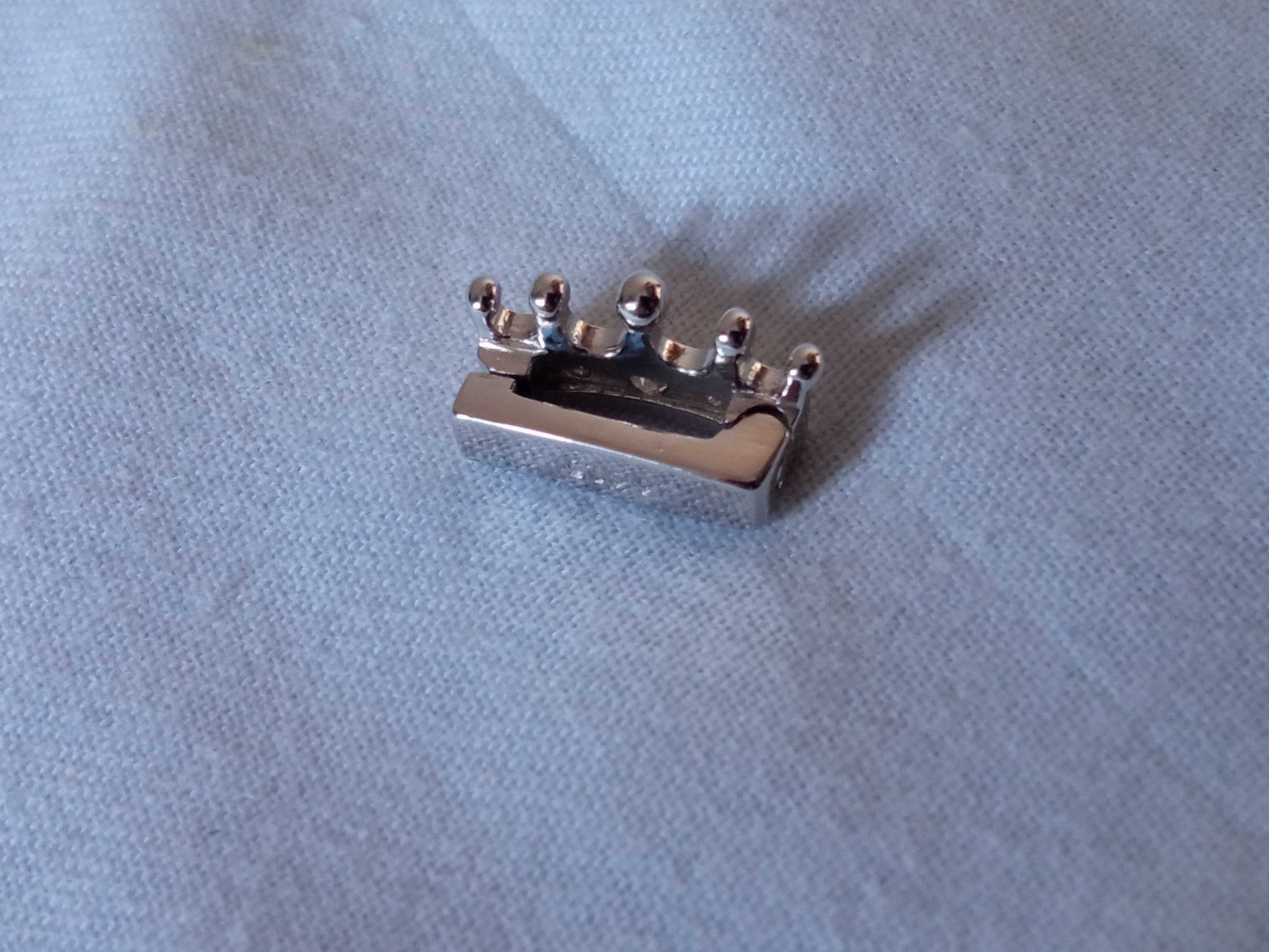 Srebrna zawieszka płaska Charms do bransoletki Korona Sr925