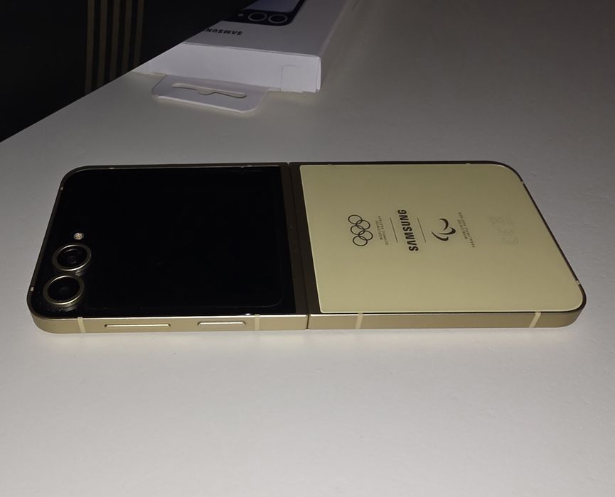 Samsung Galaxy z Flip 6 12/512 olympic
