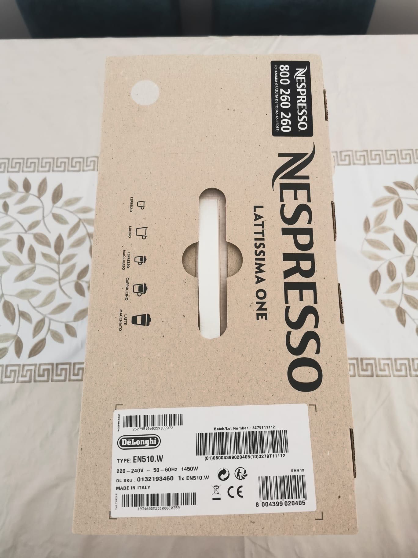 Nespresso Lattissima One - nova em caixa