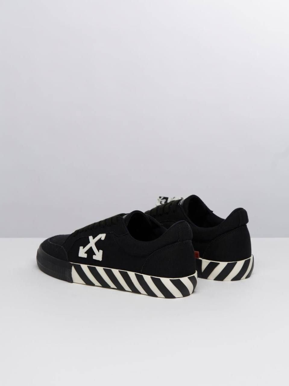 OFF-WHITE
Vulcanised Sneakers