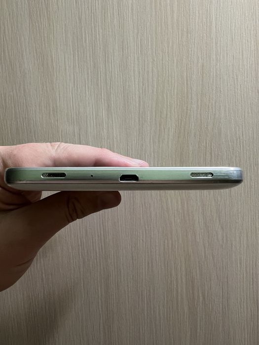 Планшет для учебы и розвлечений Samsung Galaxy Tab 3 SM-T211