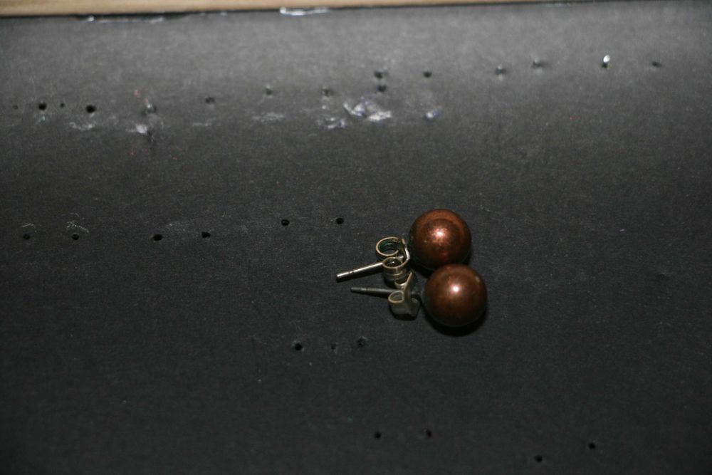 Brincos Bolas Castanhas