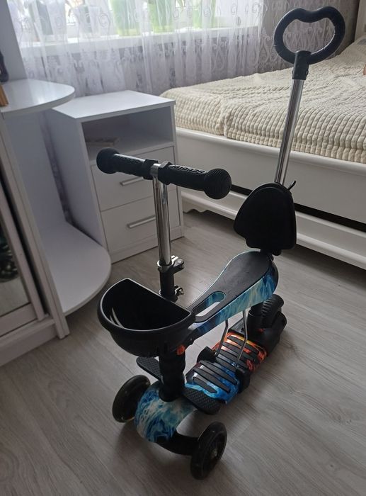 Продам дитячий самокат