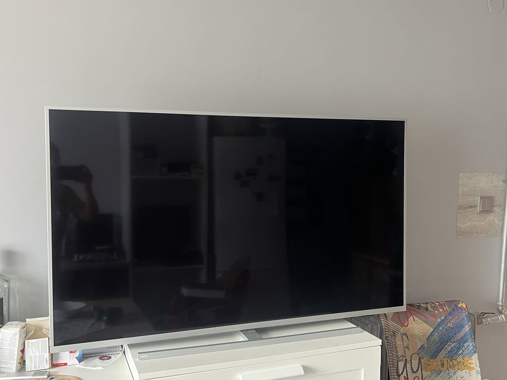 Telewizor Philips 55PUS7334/12 z technologią 4K i systemem Android.
